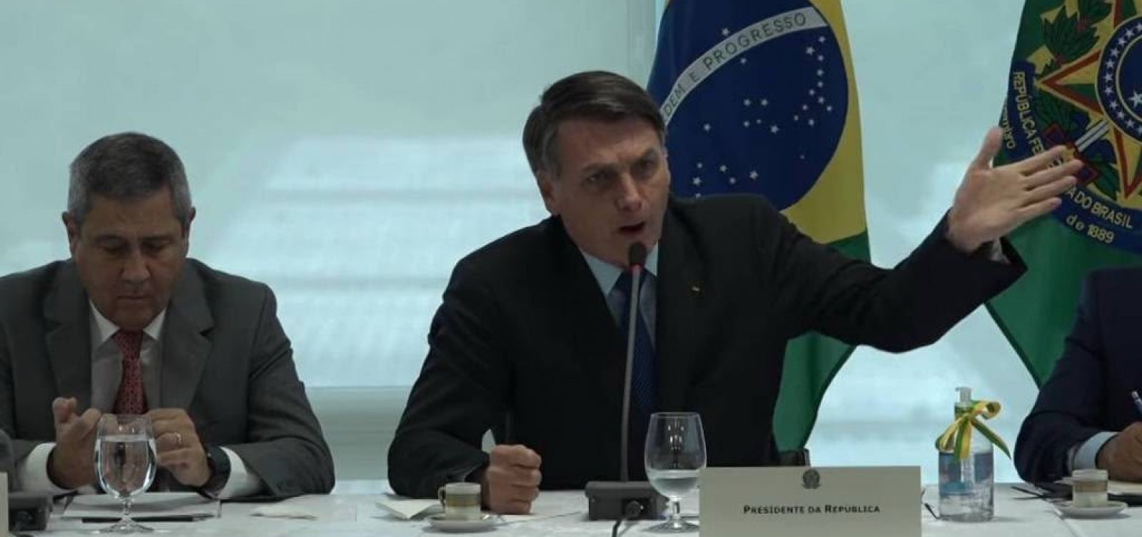 internet-resgata-fala-de-ministro-em-reuniao-com-bolsonaro-sobre-bets:-“deixa-cada-um-se-fuder”