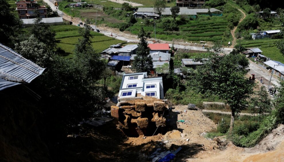 chuvas-e-deslizamentos-deixam-70-mortos-no-nepal-e-na-india