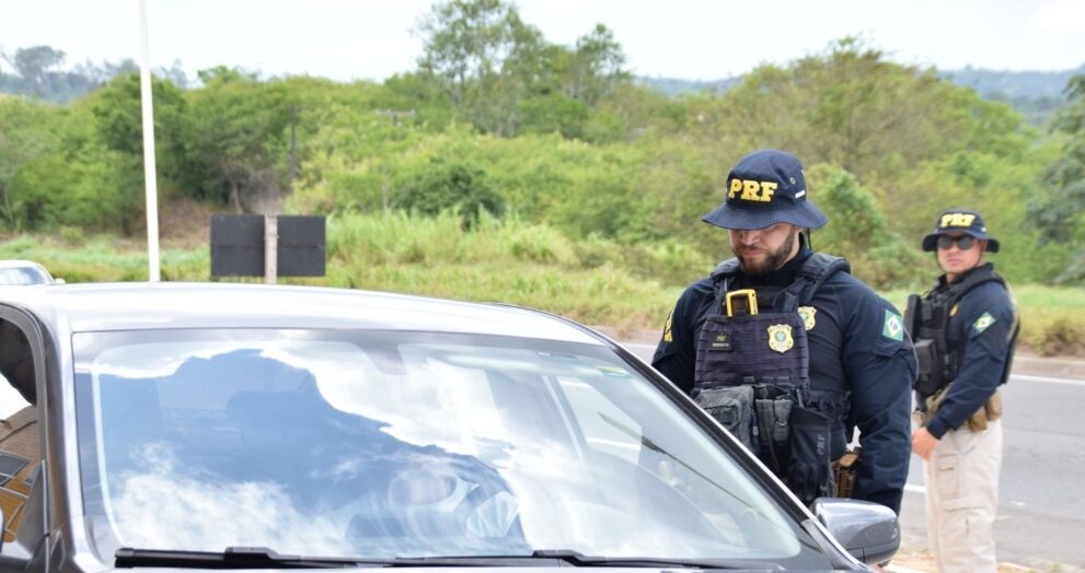 prf-apreende-503-ampolas-de-tirzepatida-escondidas-em-carro-na-bahia