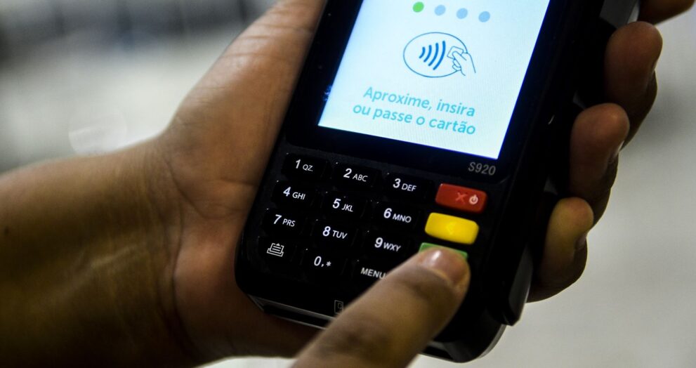 inadimplencia-das-familias-sobe-em-agosto,-diz-banco-central