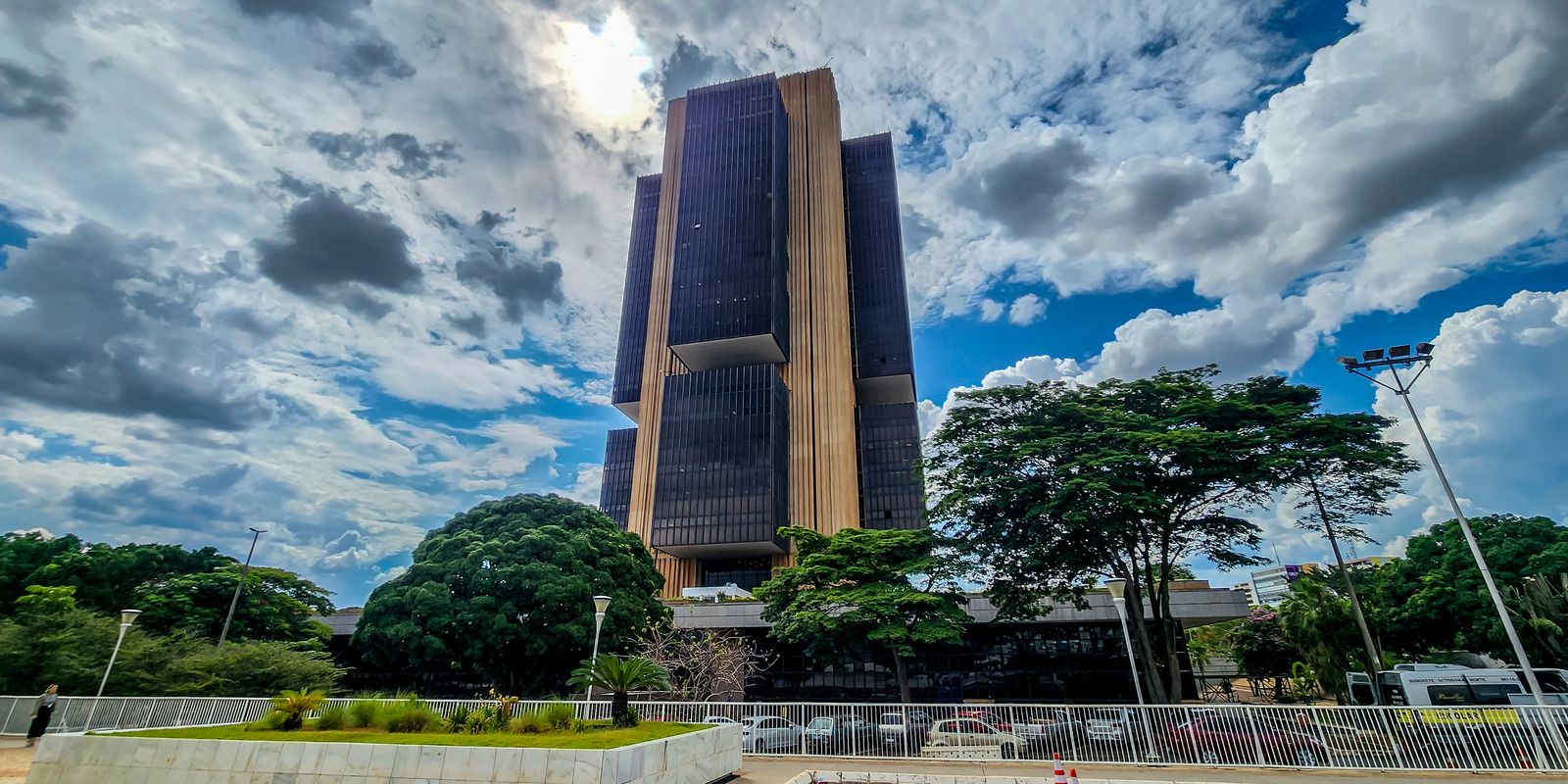 banco-central:-contas-publicas-tem-deficit-de-r$-10-bilhoes-em-agosto