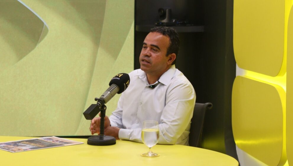 ronaldo-mansur-recebe-alta-apos-acidente-de-carro-em-salvador