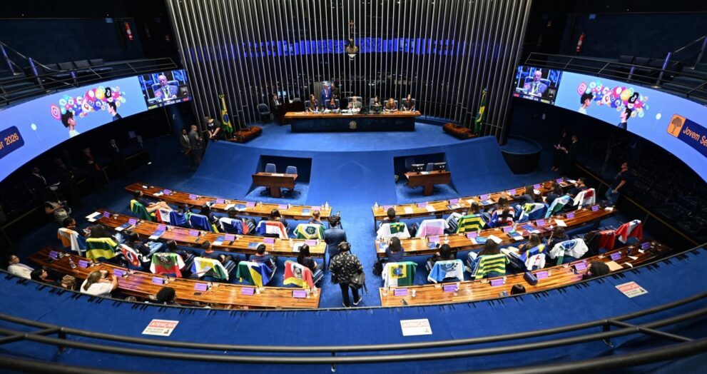 dois-tercos-do-senado-serao-renovados-neste-domingo;-veja-candidatos-na-bahia