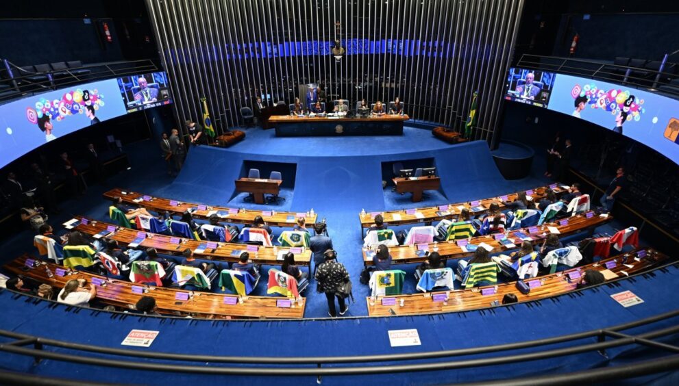 dois-tercos-do-senado-serao-renovados-neste-domingo;-veja-candidatos-na-bahia