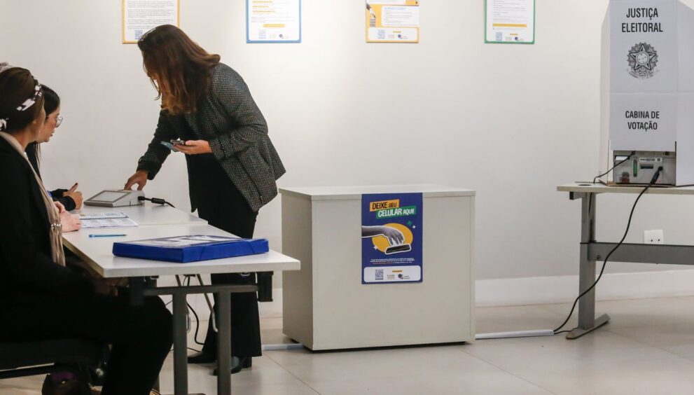 eleicoes-2026:-saiba-quais-documentos-levar-para-votar-neste-domingo
