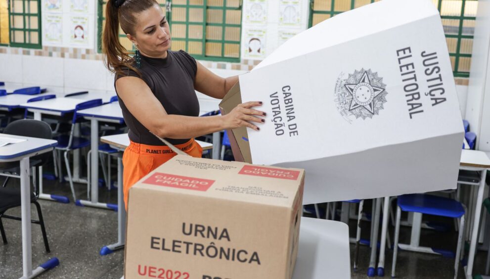 eleicoes:-campanha-eleitoral-nas-ruas-termina-as-22h-deste-sabado-(03)
