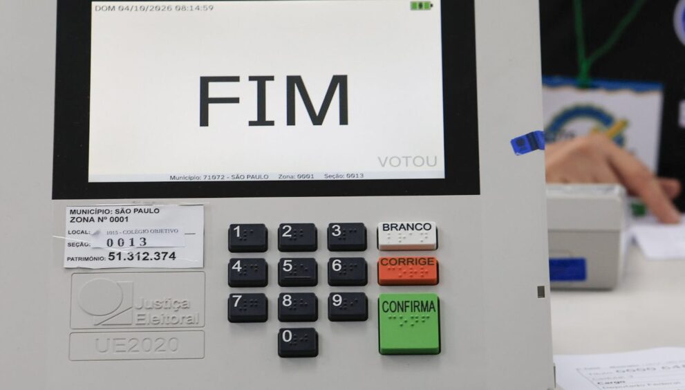 lula-e-flavio-bolsonaro-votam-na-manha-deste-domingo