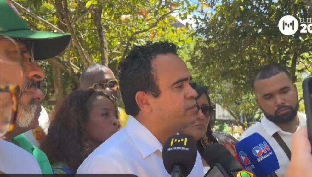 ronaldo-mansur-vota-em-salvador-e-defende-respeito-entre-grupos-politicos