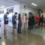 Candidatos à Presidência votam pela manhã em todo o país