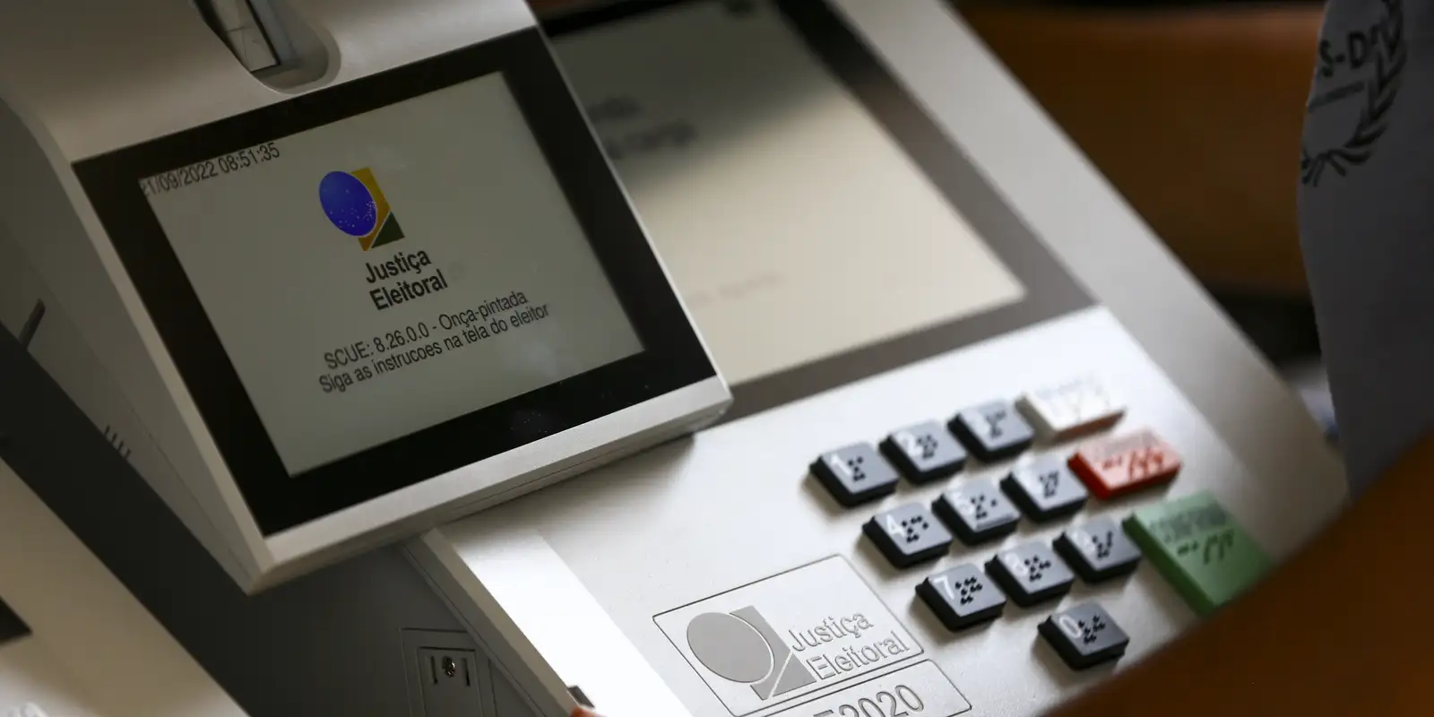 eleicoes-sao-realizadas-com-dois-sistemas:-majoritario-e-proporcional