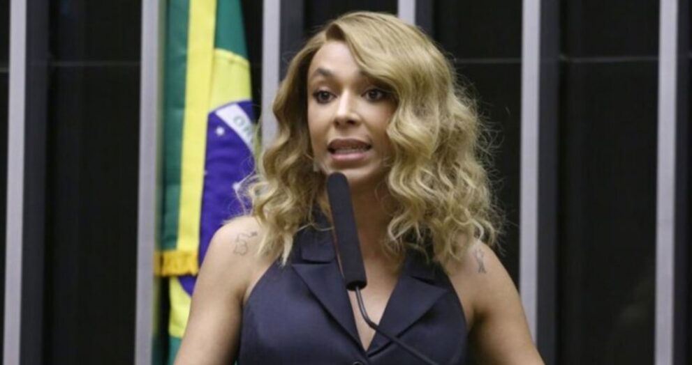 erika-hilton-recebe-ameaca-de-morte-e-adia-ida-as-urnas-por-seguranca
