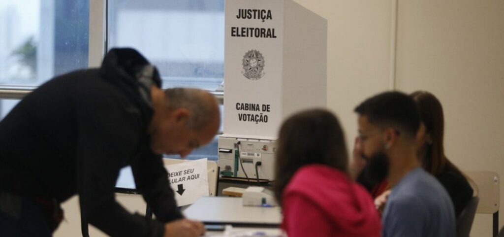 abstencao-chega-a-pouco-mais-de-21%-no-primeiro-turno-em-todo-pais;-na-bahia,-indice-e-quase-20%