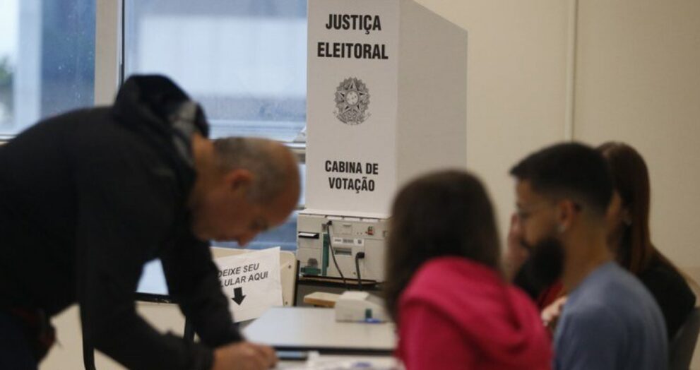 abstencao-chega-a-pouco-mais-de-21%-no-primeiro-turno-em-todo-pais;-na-bahia,-indice-e-quase-20%