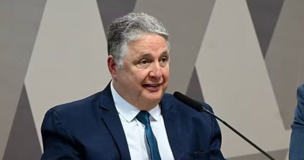 garotinho-desiste-de-recurso-e-douglas-ruas-pode-vencer-eleicao-no-1o-turno-no-rio