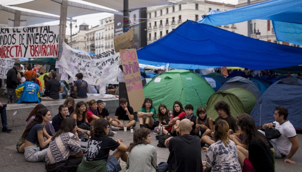 sem-por-fim-a-crise-habitacional,-espanha-antecipa-eleicoes-gerais