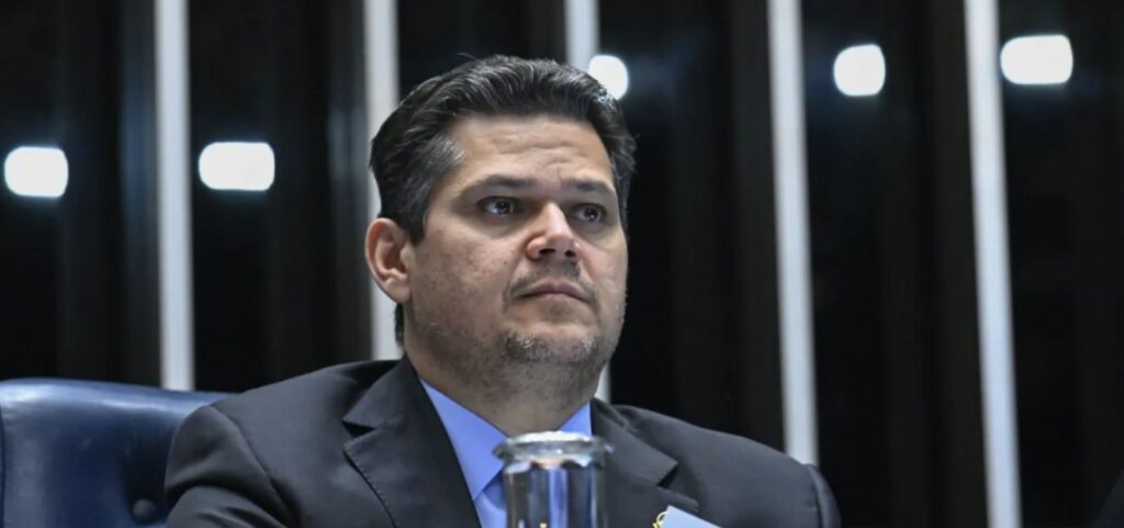 alcolumbre-sinaliza-votacao-da-pec-que-acaba-com-a-6×1-para-a-proxima-semana