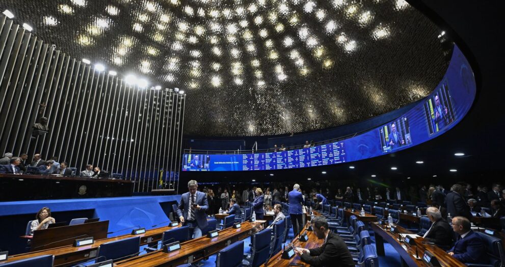 senado-abre-discussao-sobre-pec-que-acaba-com-a-escala-6×1