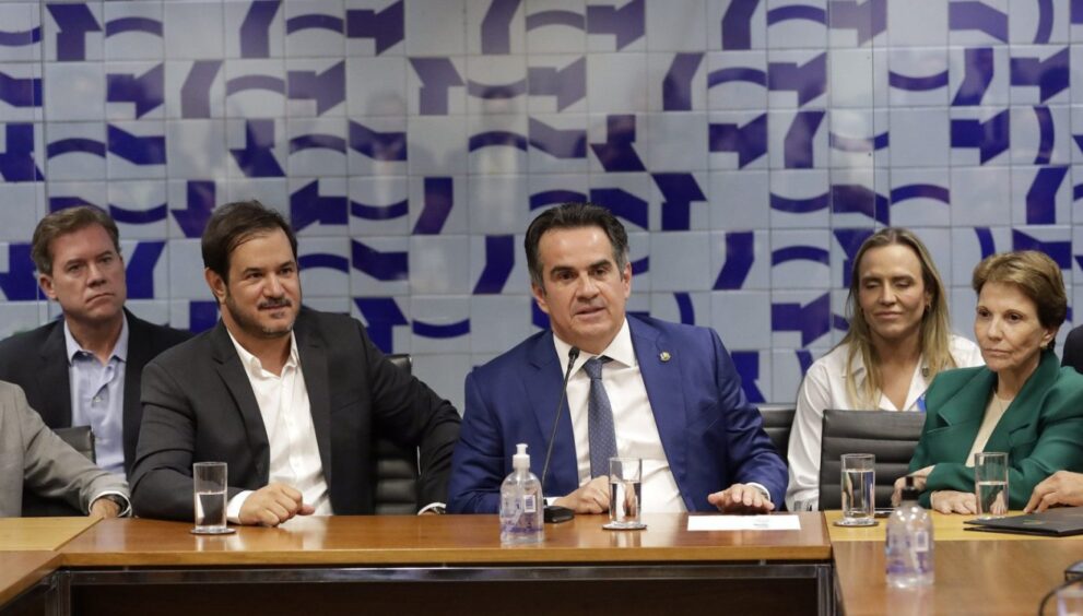 com-presenca-de-acm-neto,-pp-e-uniao-brasil-oficializam-apoio-a-flavio-bolsonaro