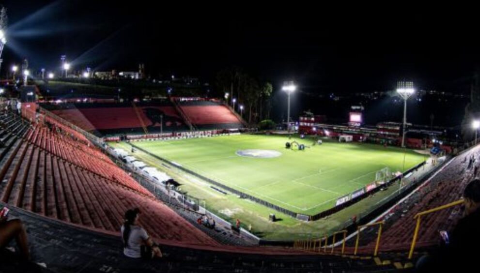 vitoria-x-chapecoense:-onde-assistir,-provaveis-escalacoes-e-arbitragem