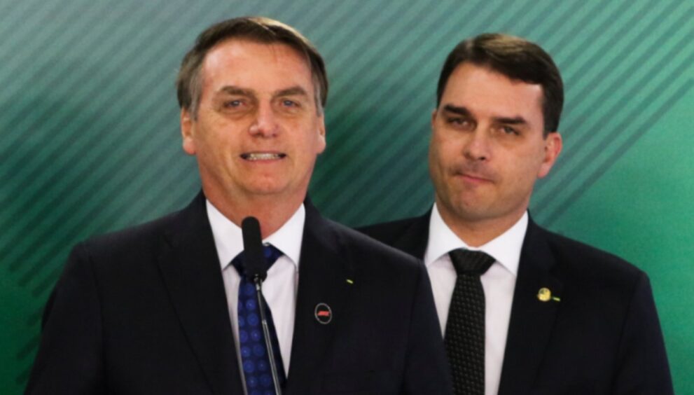 pgr-da-parecer-favoravel-a-visitas-de-flavio-bolsonaro-ao-pai