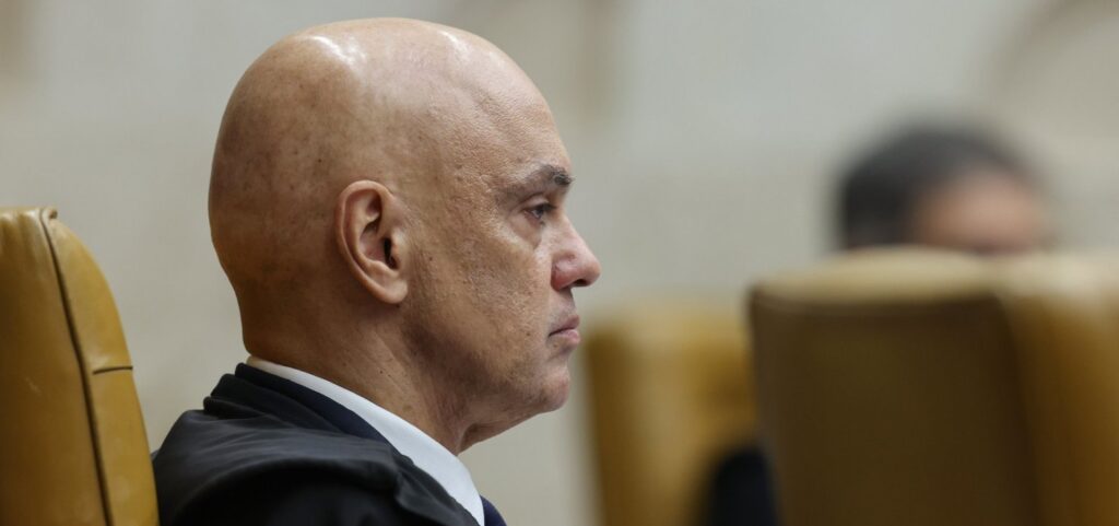 moraes-avalia-pedido-para-autorizar-visita-de-flavio-bolsonaro-ao-pai