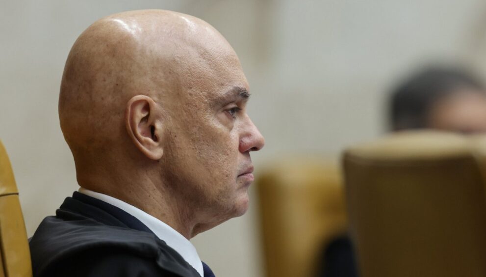moraes-avalia-pedido-para-autorizar-visita-de-flavio-bolsonaro-ao-pai