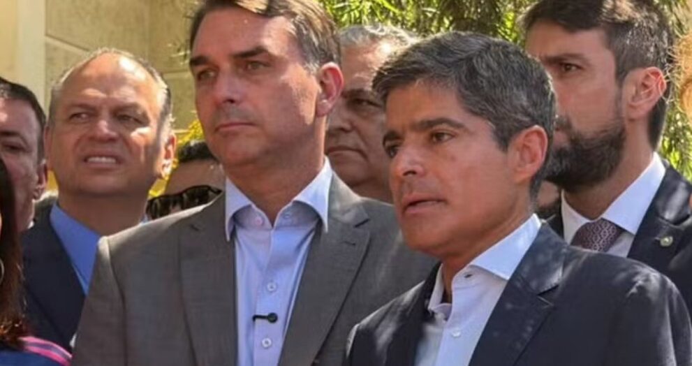 acm-neto-declara-apoio-a-flavio-bolsonaro-e-promete-empenho-na-bahia