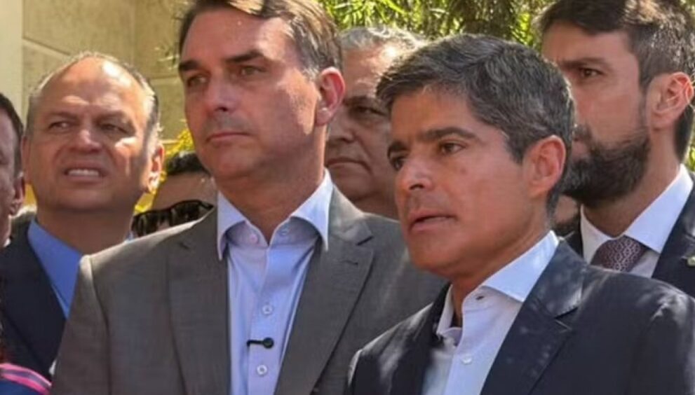 acm-neto-declara-apoio-a-flavio-bolsonaro-e-promete-empenho-na-bahia