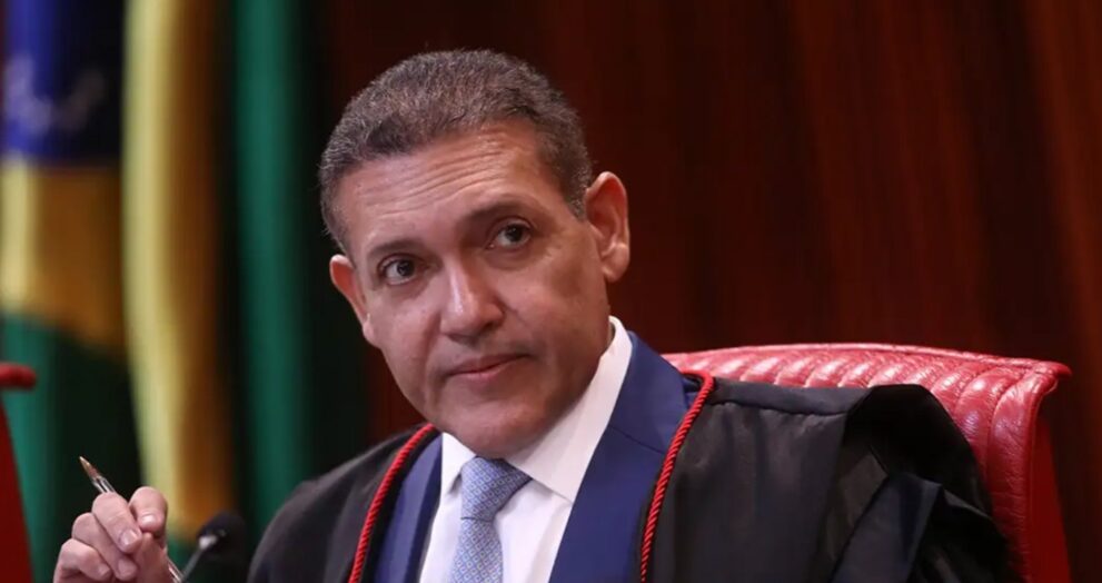 nunes-marques-nega-direito-de-resposta-a-lula-e-mantem-propagandas-eleitorais-de-flavio-bolsonaro-no-ar