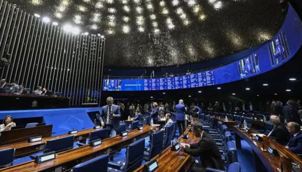 senado-realiza-terceira-sessao-de-discussao-da-pec-que-acaba-com-escala-6×1