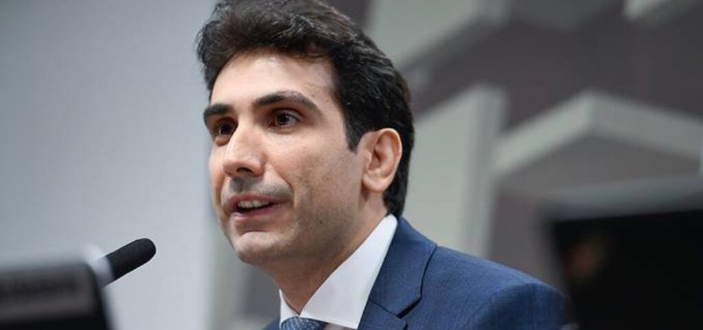 galipolo-diz-a-pf-que-houve-demora-injustificada-na-fiscalizacao-do-banco-master
