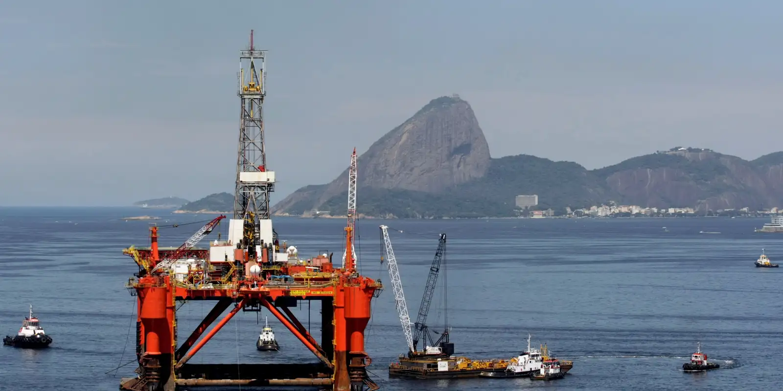 producao-de-petroleo-e-gas-natural-no-brasil-bate-recorde-em-2025