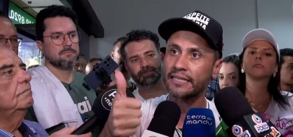 aliado-de-flavio,-cleitinho-defende-fim-da-escala-6×1-e-contraria-campanha