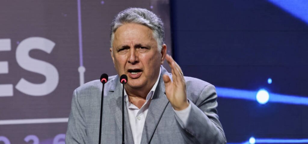garotinho-tem-votos-anulados-pelo-tse-e-douglas-ruas-sera-declarado-governador-eleito-do-rio