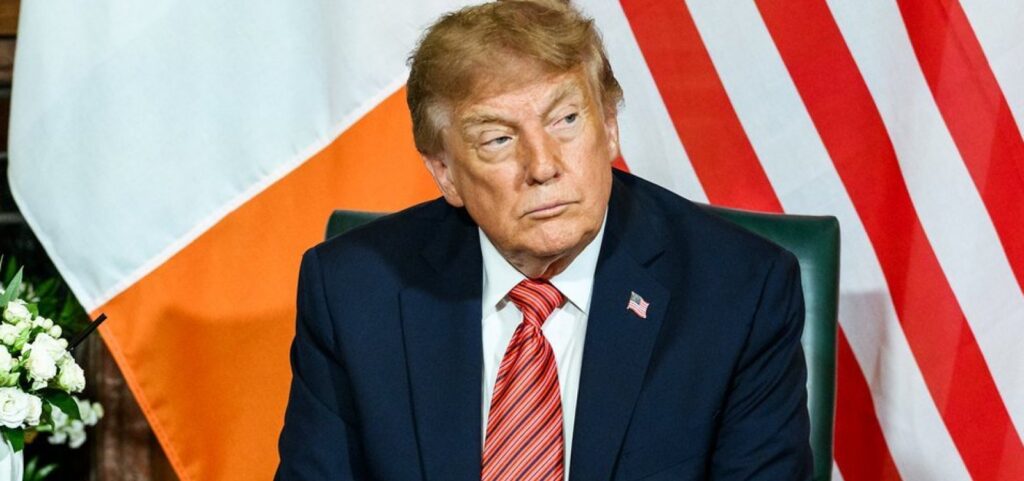 trump-autoriza-transmissao-ao-vivo-de-fuzilamento-de-ex-major-que-matou-13-pessoas