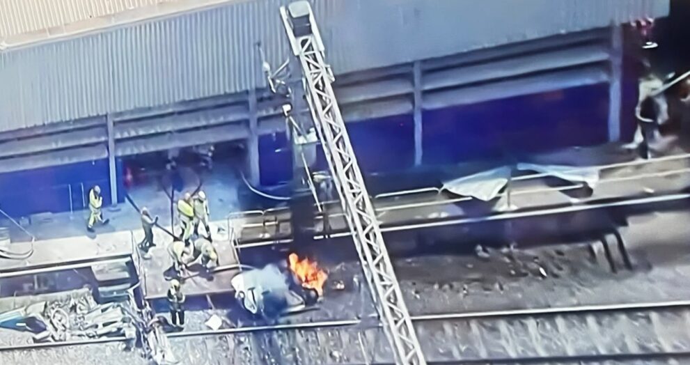 aviao-de-pequeno-porte-cai-perto-de-estacao-de-metro-em-bh-e-deixa-um-morto