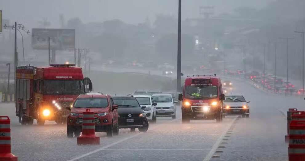 previsao-do-tempo:-tempestade-no-sul-com-formacao-de-ciclone-na-costa