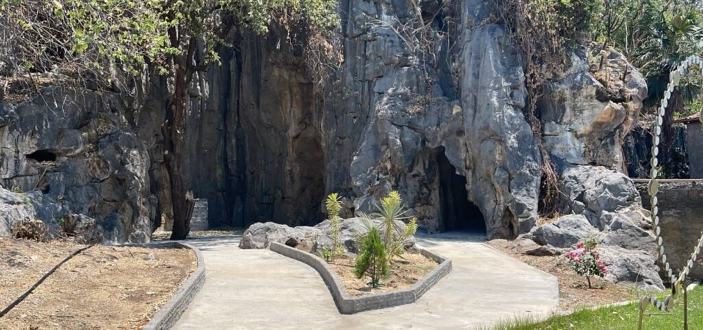 santuario-de-bom-jesus-da-lapa-inaugura-gruta-de-sao-jorge-criada-por-romeiro-neste-domingo