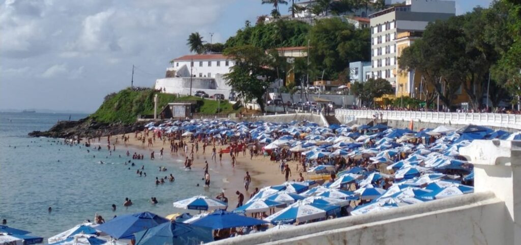 salvador-tem-10-praias-proprias-para-banho-neste-final-de-semana