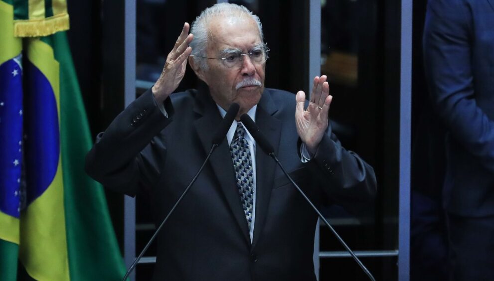 sarney-e-internado-na-uti-apos-cirurgia-no-abdomen