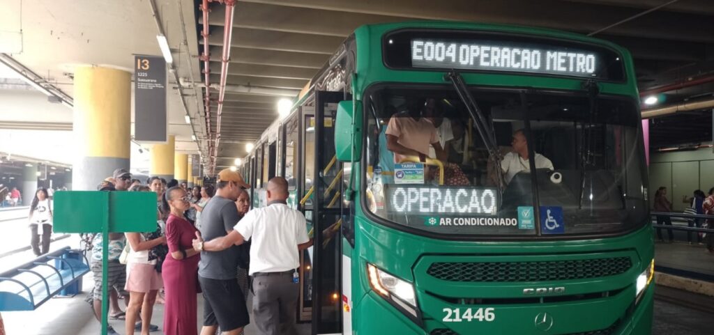 linhas-de-onibus-voltam-a-operar-no-subsolo-da-estacao-da-lapa-neste-sabado;-confira