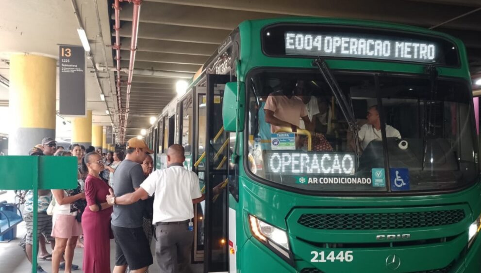linhas-de-onibus-voltam-a-operar-no-subsolo-da-estacao-da-lapa-neste-sabado;-confira