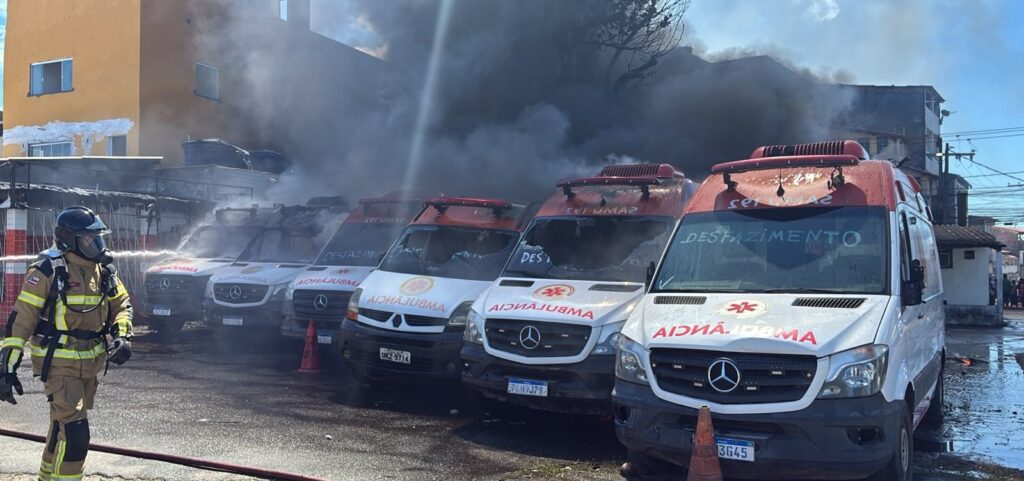 incendio-atinge-area-com-ambulancias-do-samu-em-salvador;-sms-suspeita-de-acao-criminosa
