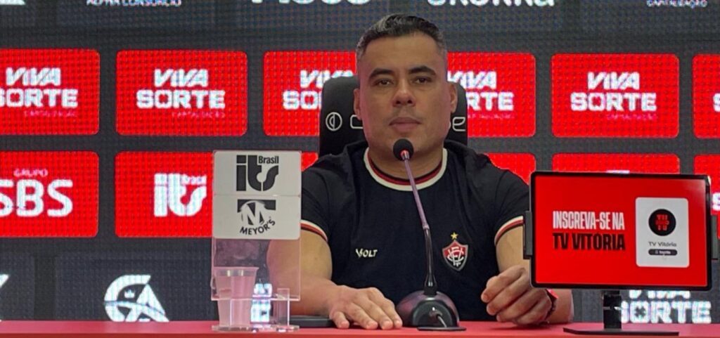jair-ventura-reclama-da-arbitragem-apos-derrota-do-vitoria-para-o-sao-paulo