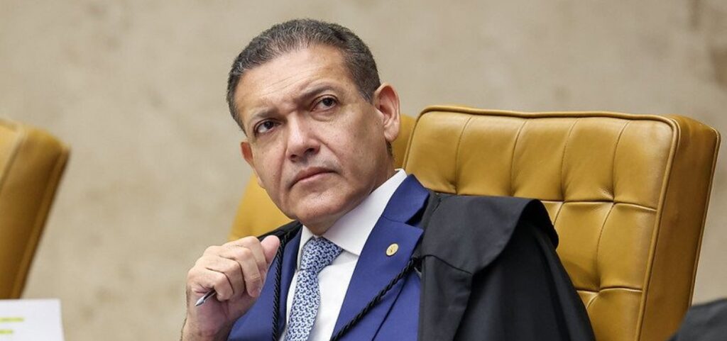 nunes-marques-acumula-decisoes-que-geram-suspeitas-de-favorecimento-a-flavio-bolsonaro
