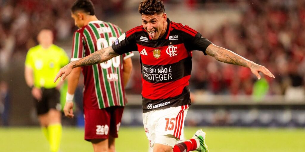 com-vitoria-em-classico,-flamengo-segue-na-lideranca-do-brasileirao