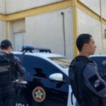 Policiais dos EUA fazem operação na casa de deputada crítica de Trump