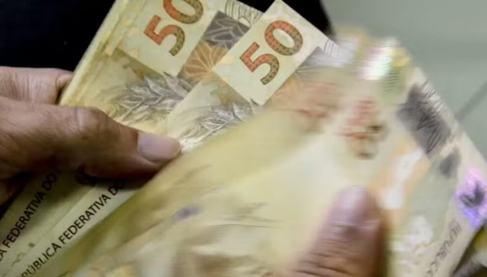 brasileiros-ainda-tem-r$-5,79-bilhoes-esquecidos-em-bancos,-informa-bc;-saiba-como-resgatar