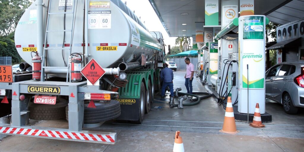 diesel-importado-passa-a-ter-subvencao-de-r$-1,40-no-brasil