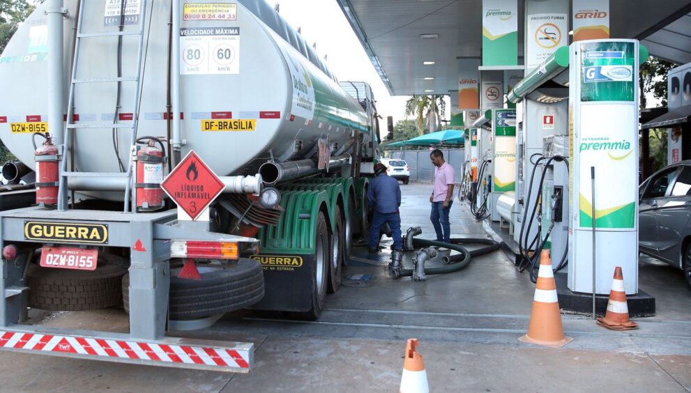 diesel-importado-passa-a-ter-subvencao-de-r$-1,40-no-brasil